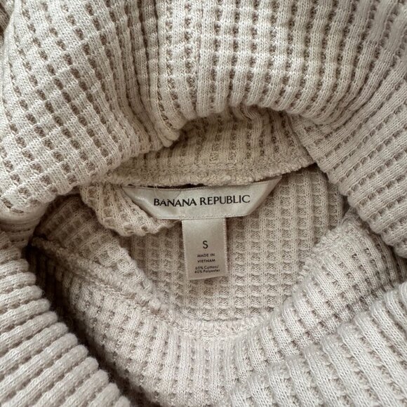 Banana Republic Tan/Cream Turtleneck Sweater - Picture 3 of 5